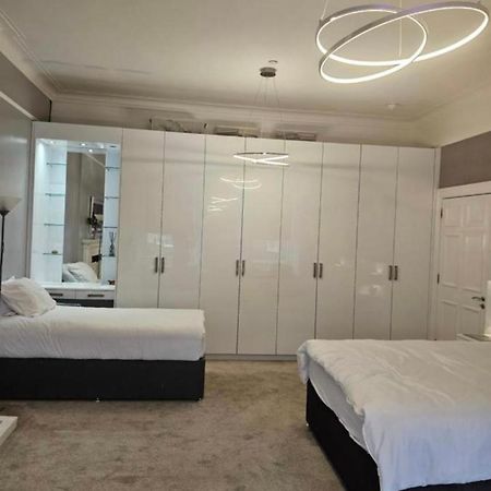 Luxury Family Room With Private Bathroom In The Heart Of EDI Exterior foto