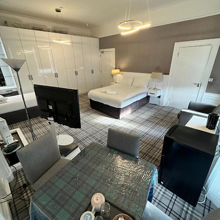 Luxury Family Room With Private Bathroom In The Heart Of EDI Exterior foto