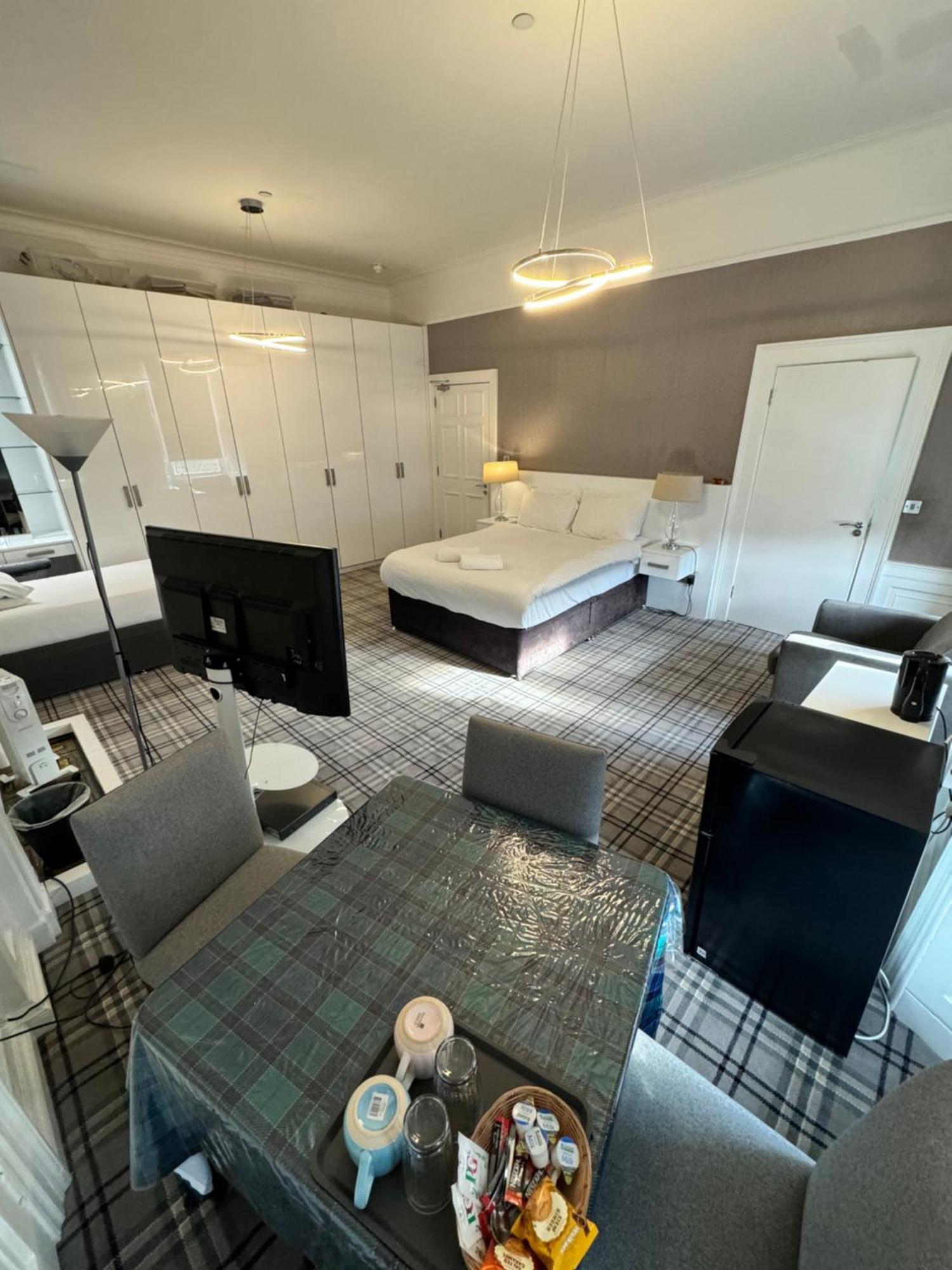 Luxury Family Room With Private Bathroom In The Heart Of EDI Exterior foto